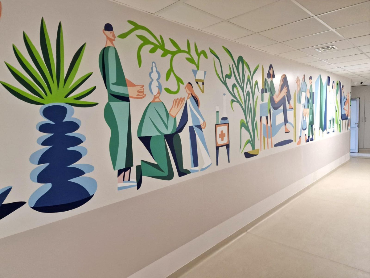 Mural autorstwa Klawego Projektu w Szpitalu św. Łukasza w Bolesławcu