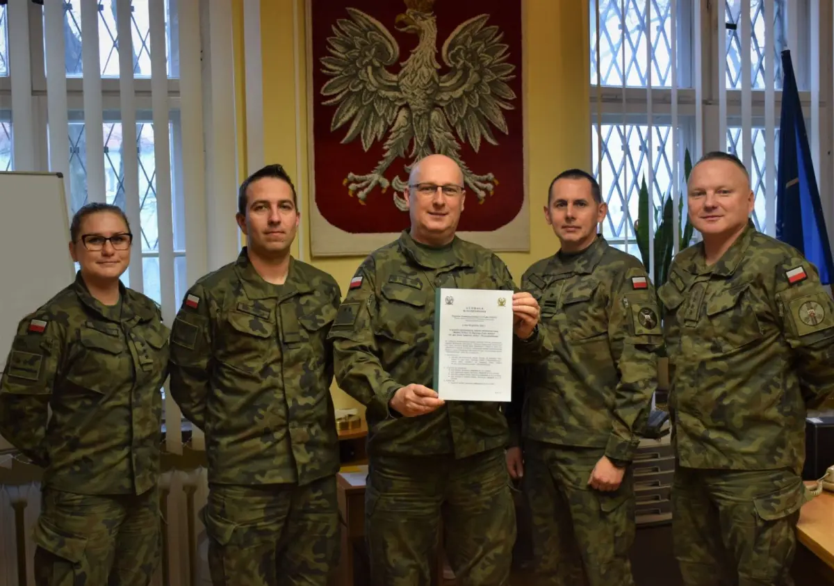 Okolicznościowy medal na 10-lecie bolesławieckiego pułku