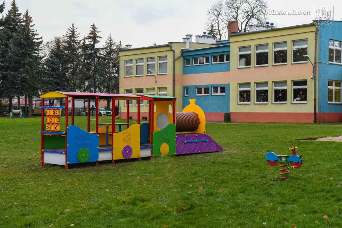Sprzęt stymulujący rozwój i dający dużo frajdy w Przedszkolu nr 7 w Bolesławcu