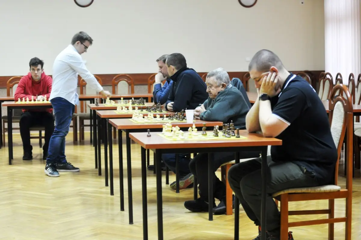 Simultaneous exhibition with FIDE Master Michał Fiedorek in Kruszyna