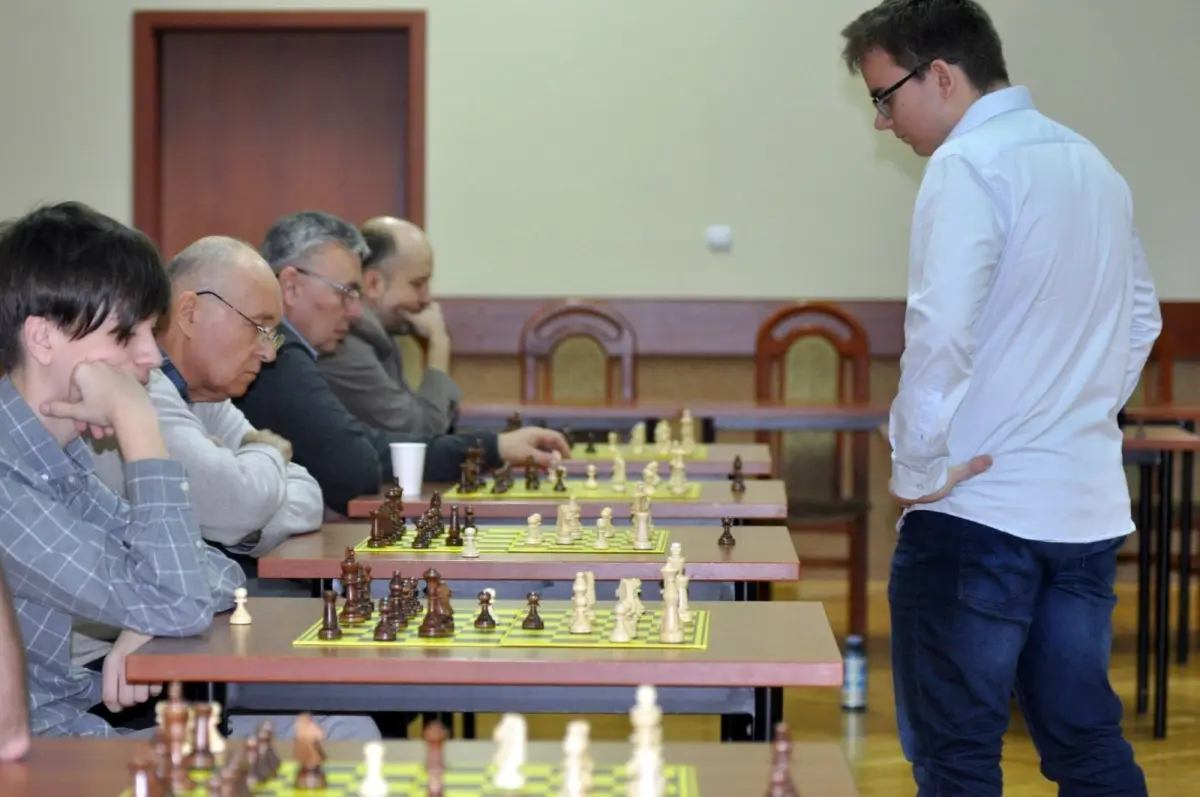 Simultaneous exhibition with FIDE Master Michał Fiedorek in Kruszyna