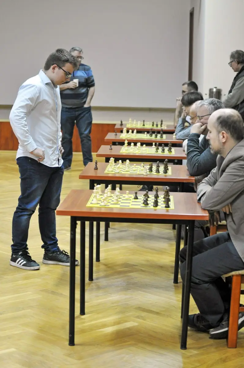 Simultaneous exhibition with FIDE Master Michał Fiedorek in Kruszyna