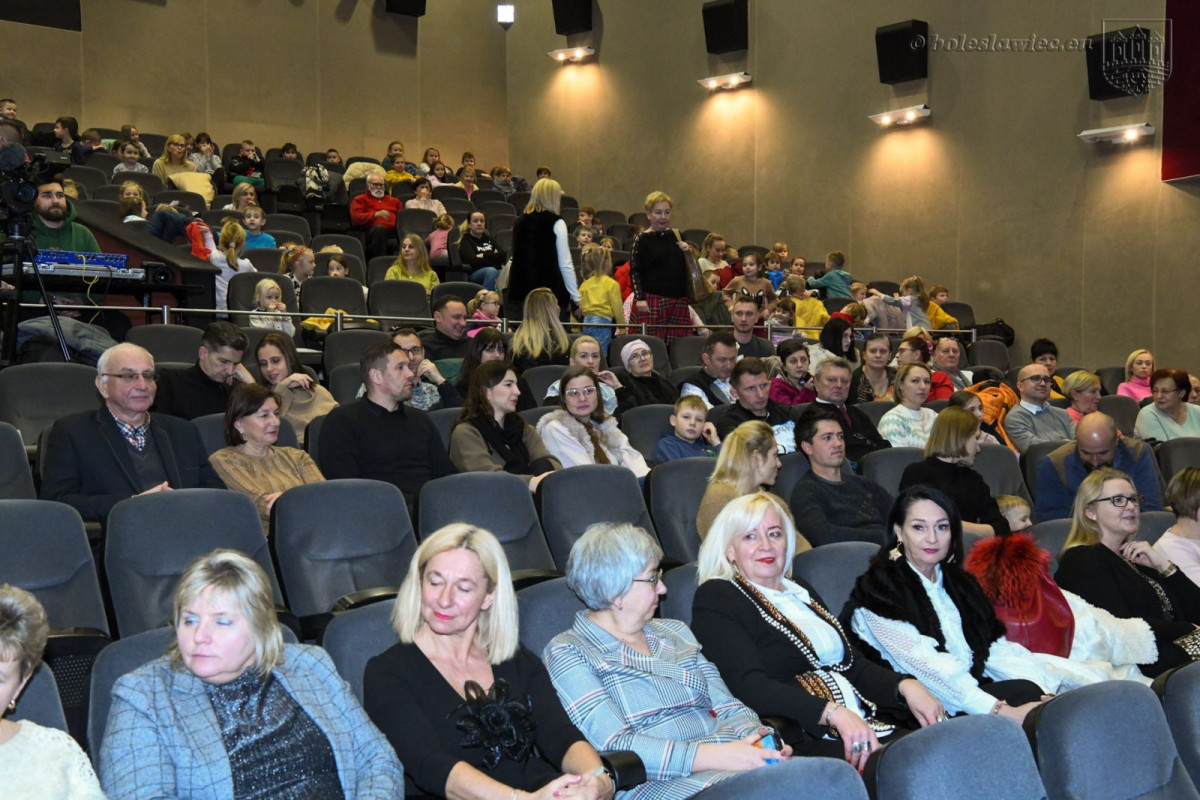 Jasełka w wykonaniu przedszkolaków z „siódemki”