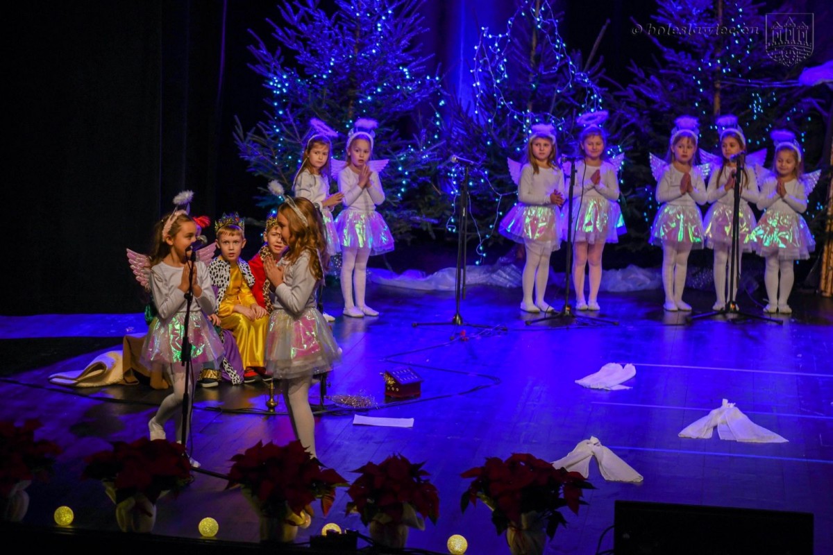 Jasełka w wykonaniu przedszkolaków z „siódemki”