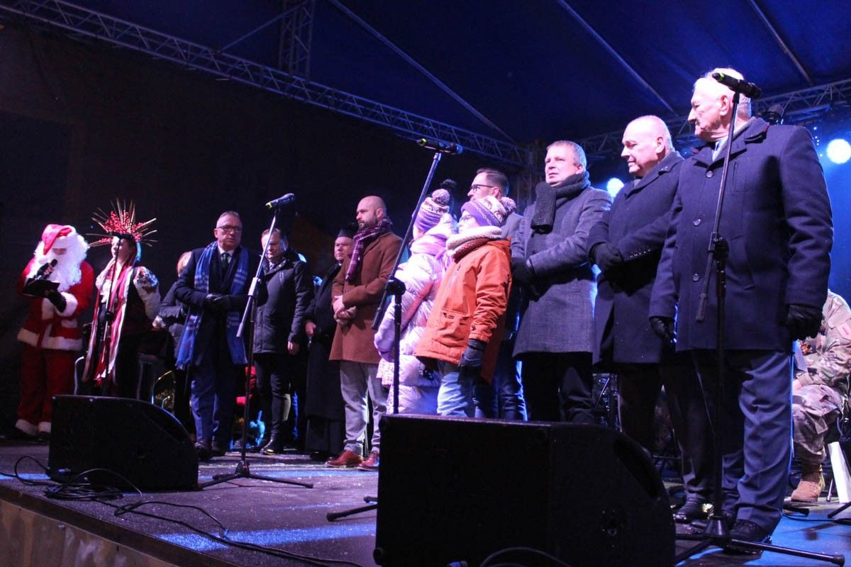 Bolesławiecka Gwiazdka Życzliwości i występ zespołu muzycznego US Army