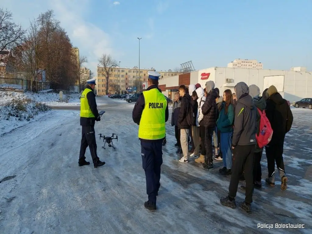 Pokaz sprzętu technicznego wykorzystywanego przez policjantów
