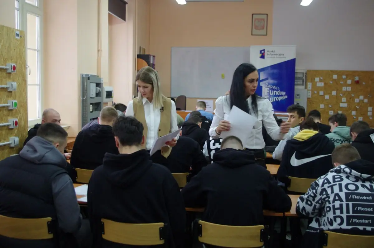 Lekcja o Unii w Zespole Szkół Elektryczno-Mechanicznych w Legnicy