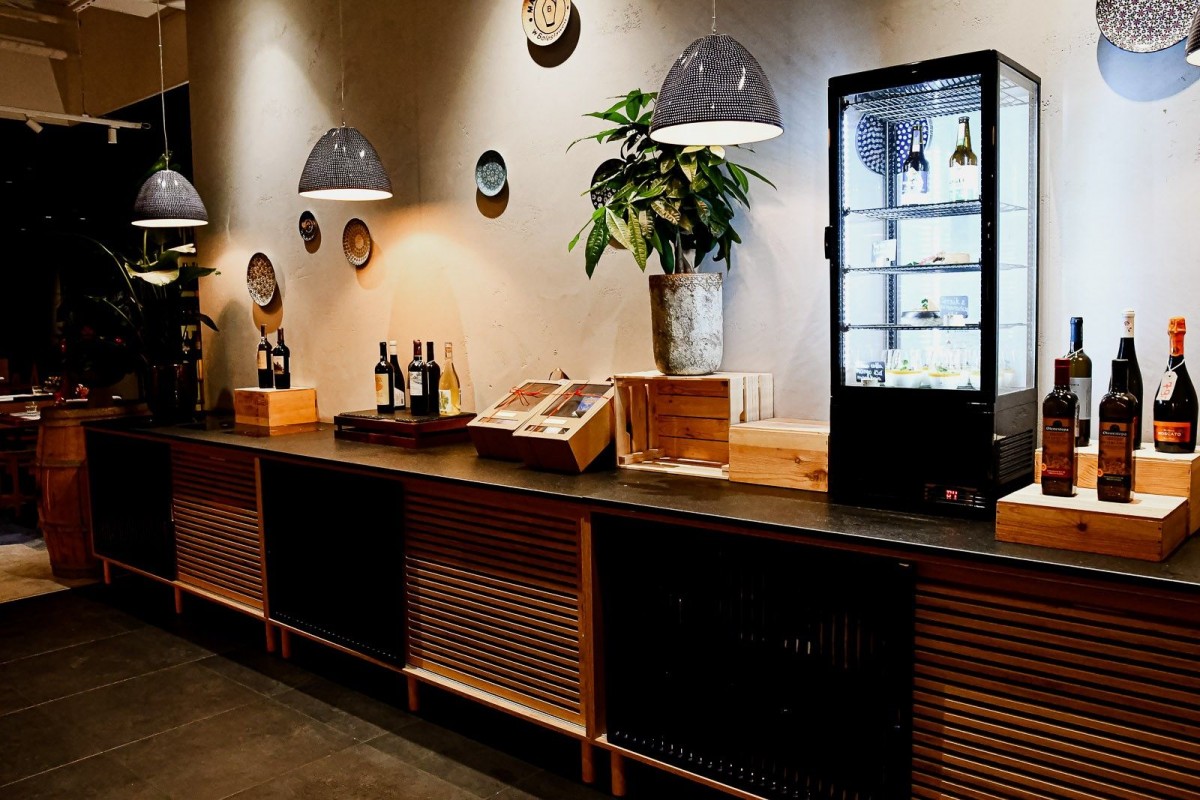 Nowy wystrój restauracji Winestone