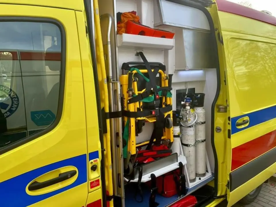 Nowy ambulans Mercedes-Benz w bolesławieckim szpitalu