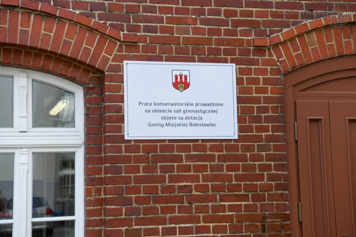 Zobacz, jak wyglądają wyremontowane kamienice przy ul. Kubika i sala przy Bankowej