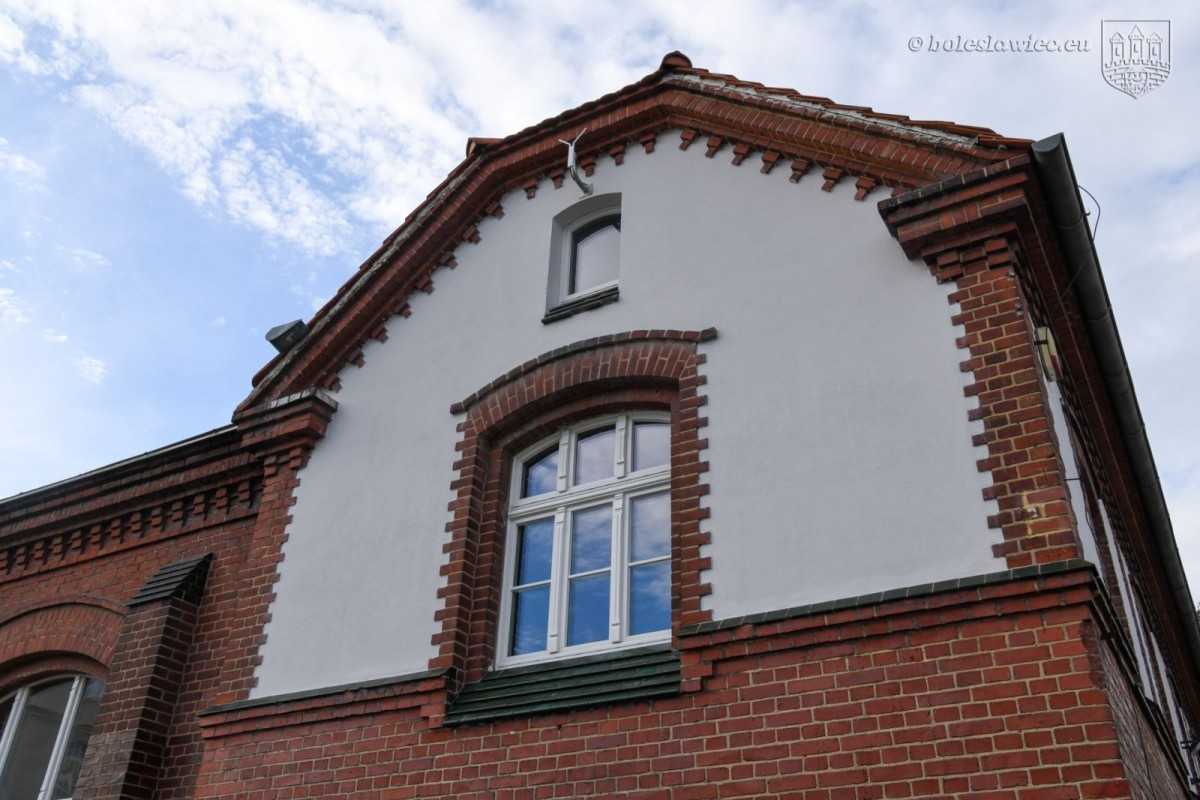Zobacz, jak wyglądają wyremontowane kamienice przy ul. Kubika i sala przy Bankowej