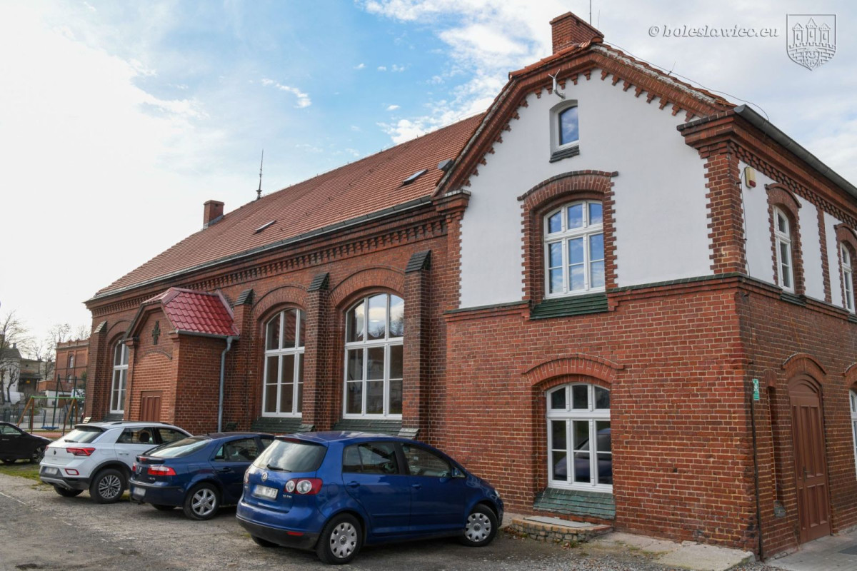 Zobacz, jak wyglądają wyremontowane kamienice przy ul. Kubika i sala przy Bankowej