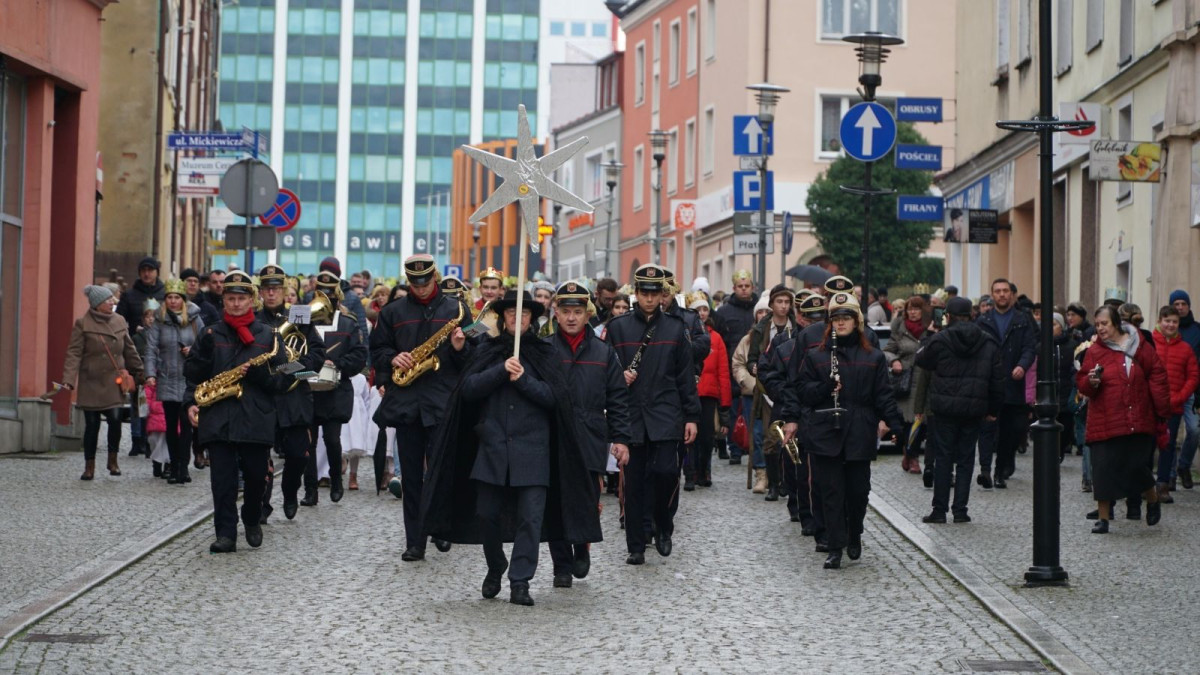 Orszak Trzech Króli przeszedł ulicami Bolesławca