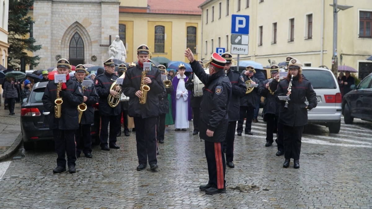 Orszak Trzech Króli przeszedł ulicami Bolesławca