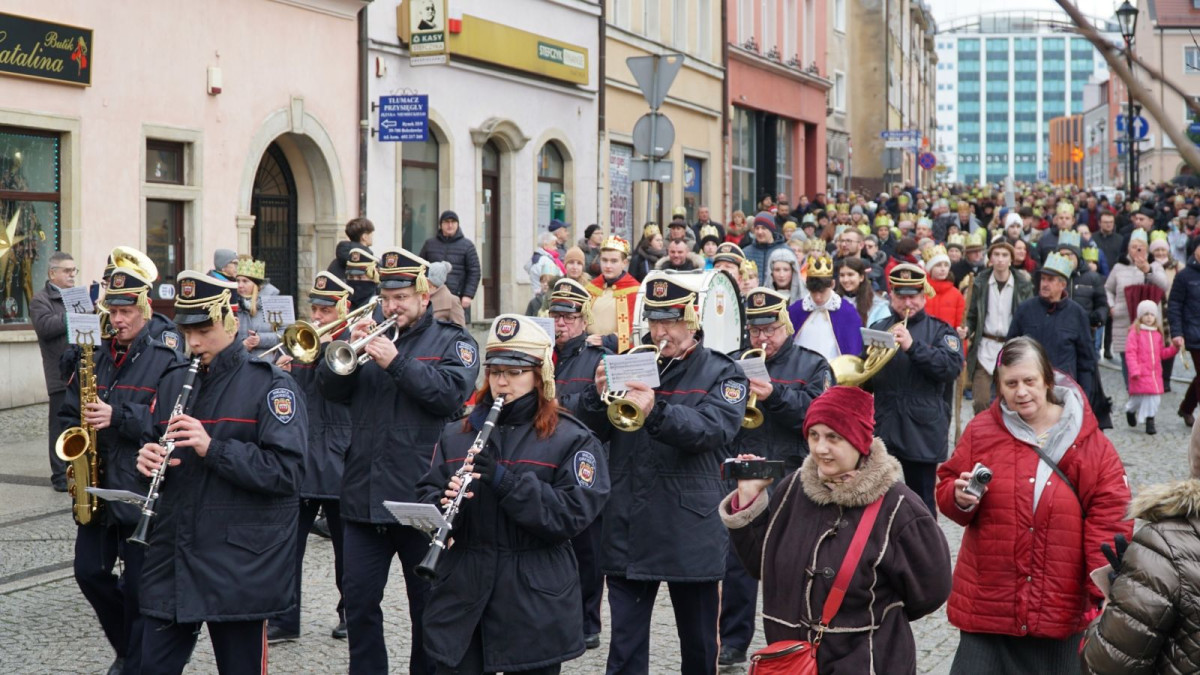 Orszak Trzech Króli przeszedł ulicami Bolesławca