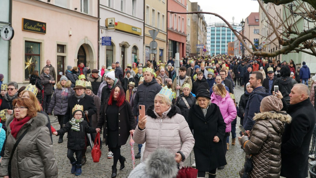 Orszak Trzech Króli przeszedł ulicami Bolesławca