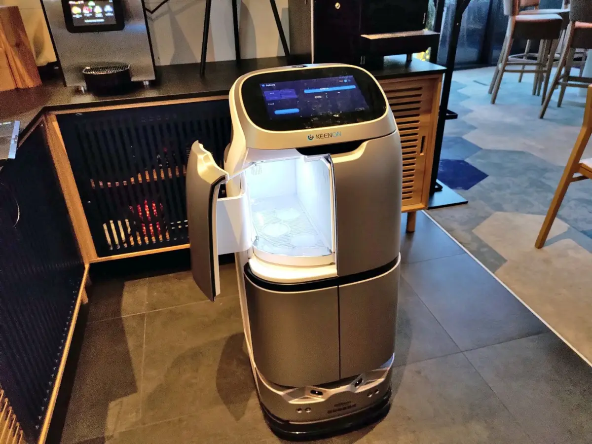 Roboty opanowały Winestone i Ibis
