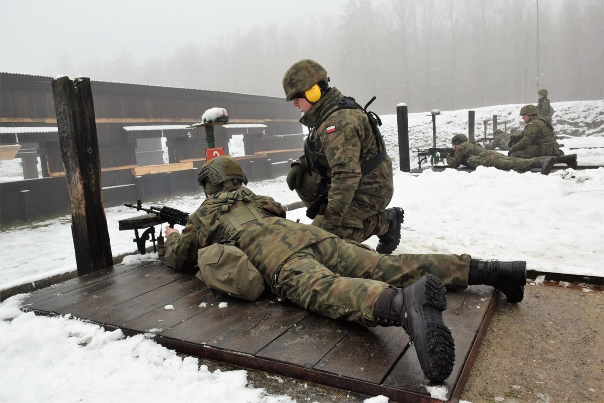Strzelanie z karabinka szturmowego Beryl