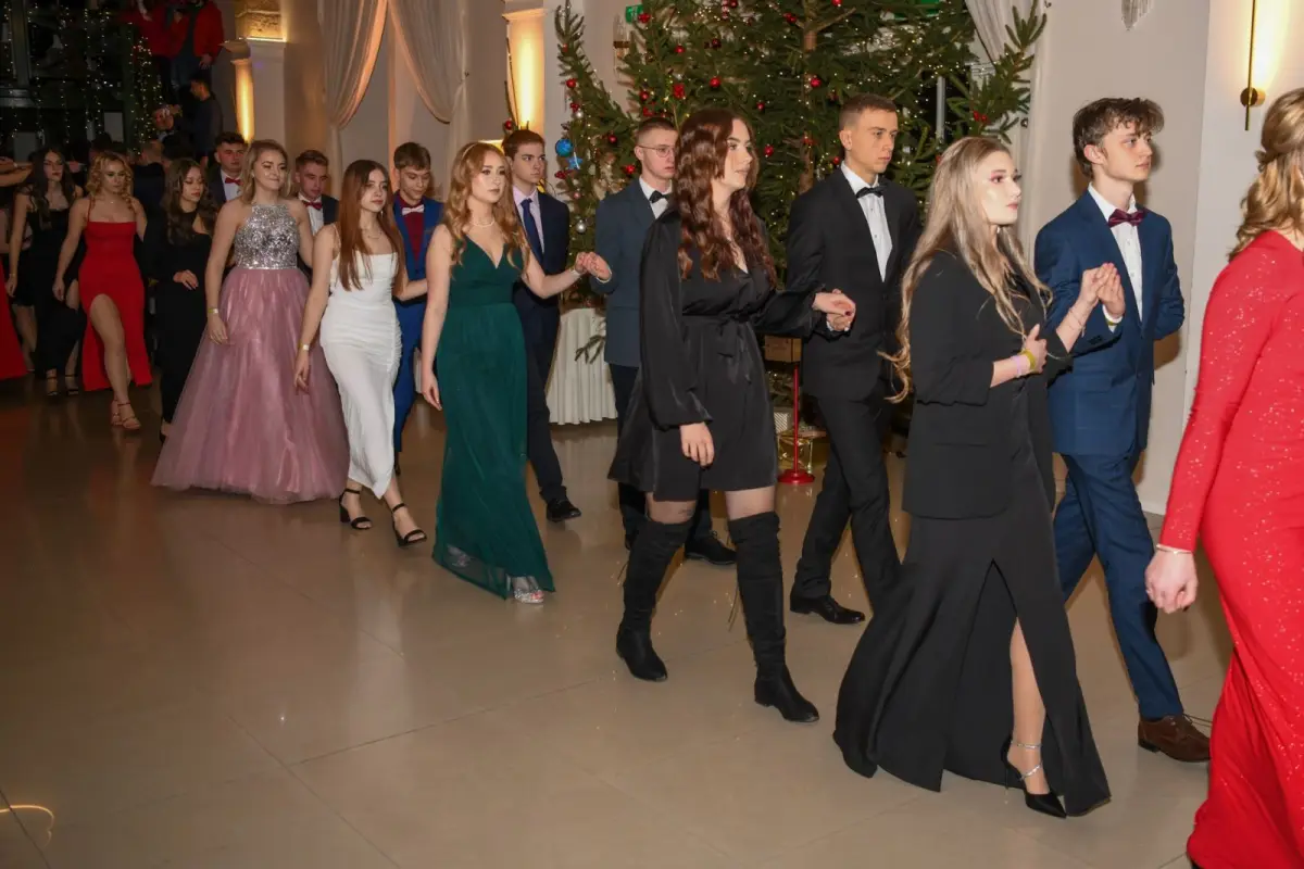 Studniówka uczniów II Liceum Ogólnokształcącego