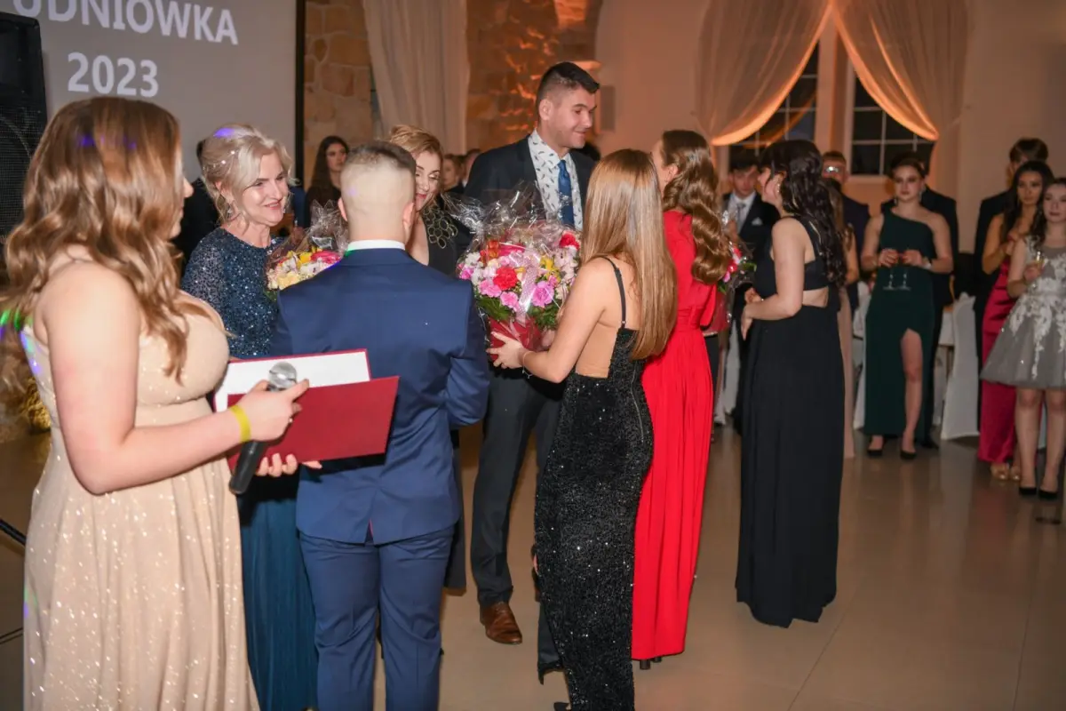 Studniówka uczniów II Liceum Ogólnokształcącego