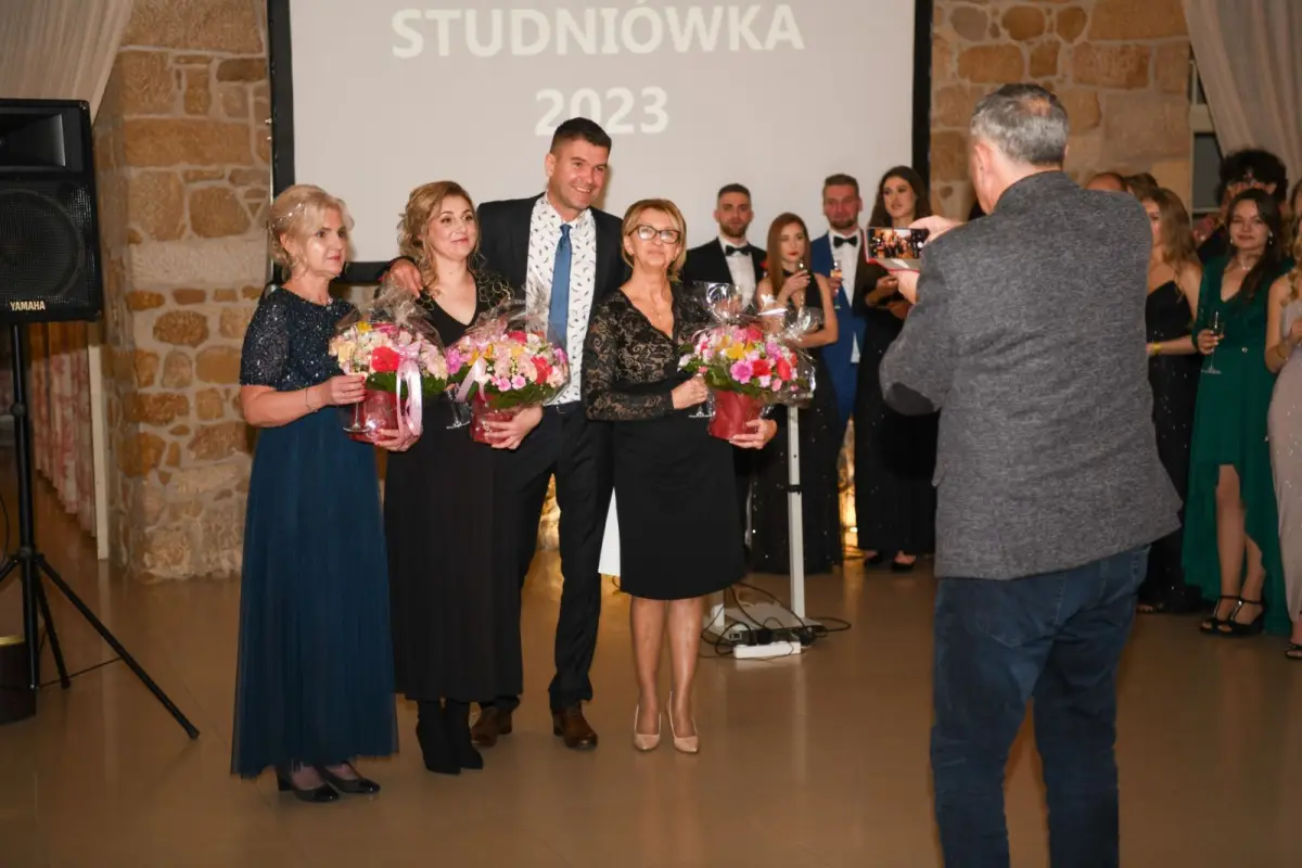 Studniówka uczniów II Liceum Ogólnokształcącego