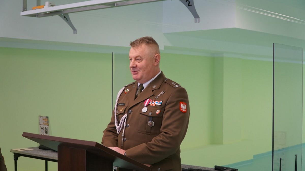 Otwarcie strzelnicy pneumatycznej w II Liceum Ogólnokształcącym w Bolesławcu