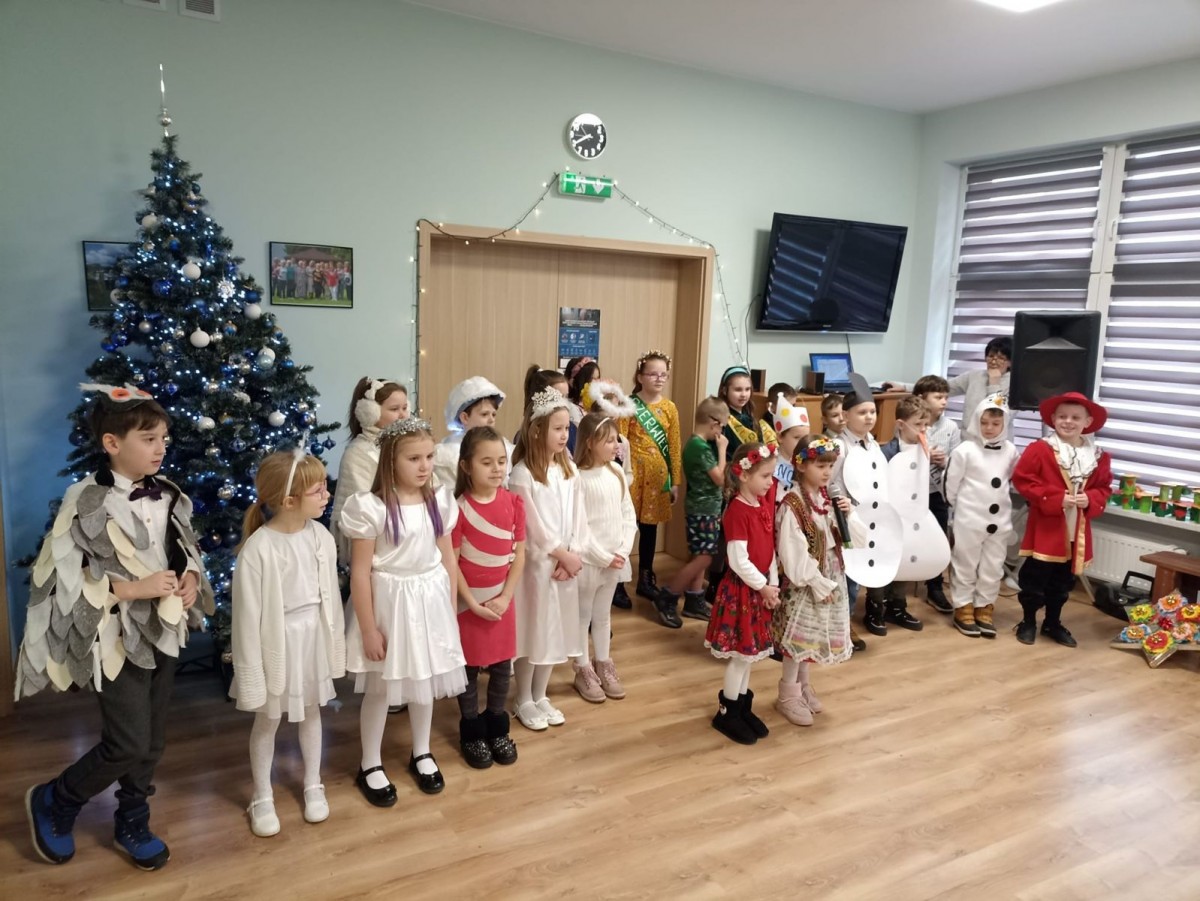 Dzieci z SP nr 1 w bolesławieckim Dziennym Domu Senior+