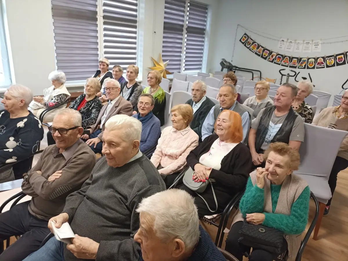 Dzieci z SP nr 1 w bolesławieckim Dziennym Domu Senior+
