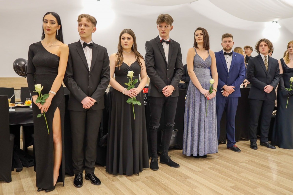 Studniówka uczniów bolesławieckiego Oxpressu