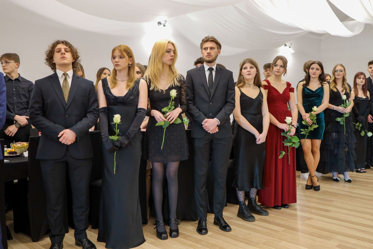 Studniówka uczniów bolesławieckiego Oxpressu