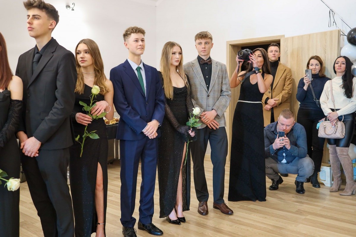 Studniówka uczniów bolesławieckiego Oxpressu