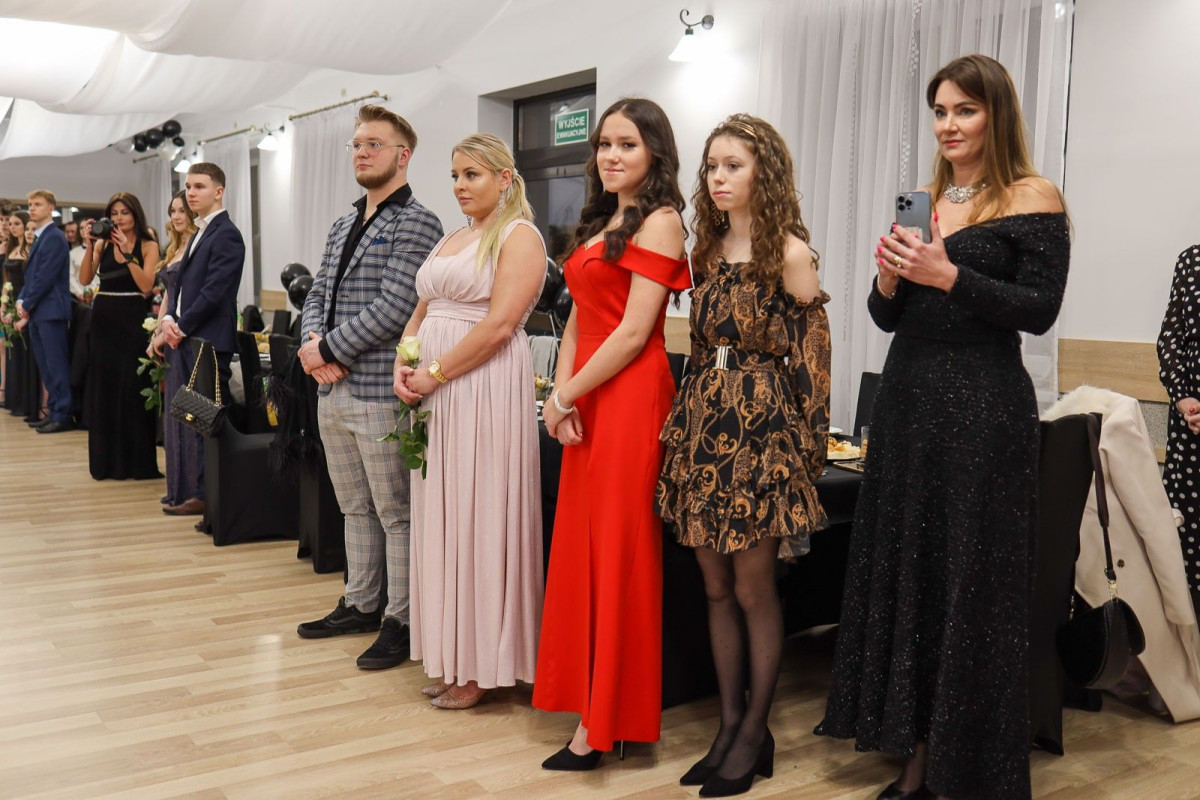 Studniówka uczniów bolesławieckiego Oxpressu