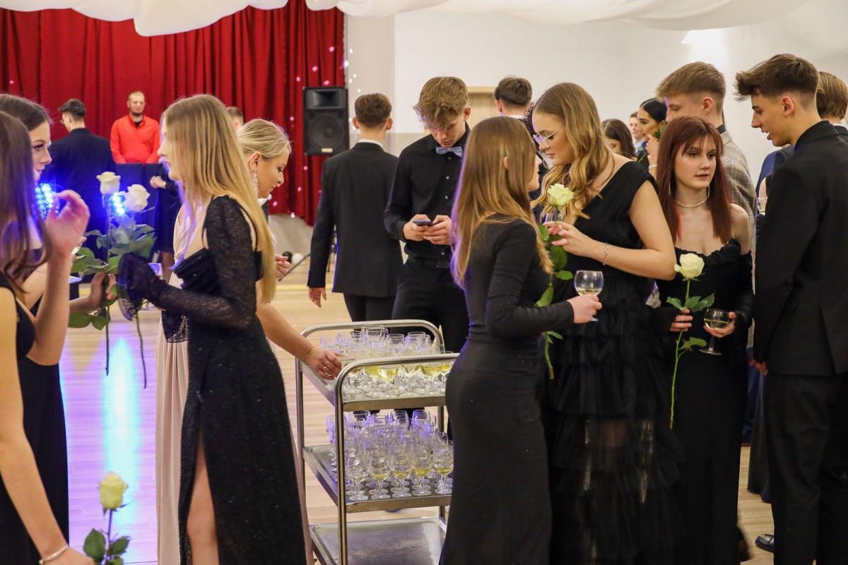 Studniówka uczniów bolesławieckiego Oxpressu