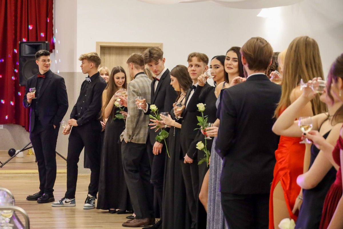 Studniówka uczniów bolesławieckiego Oxpressu