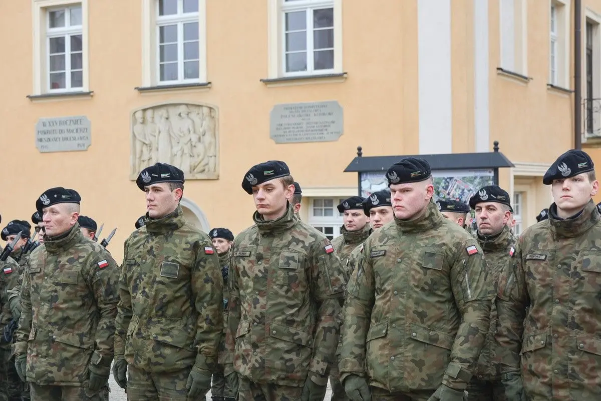 Żołnierska przysięga na bolesławieckim Rynku
