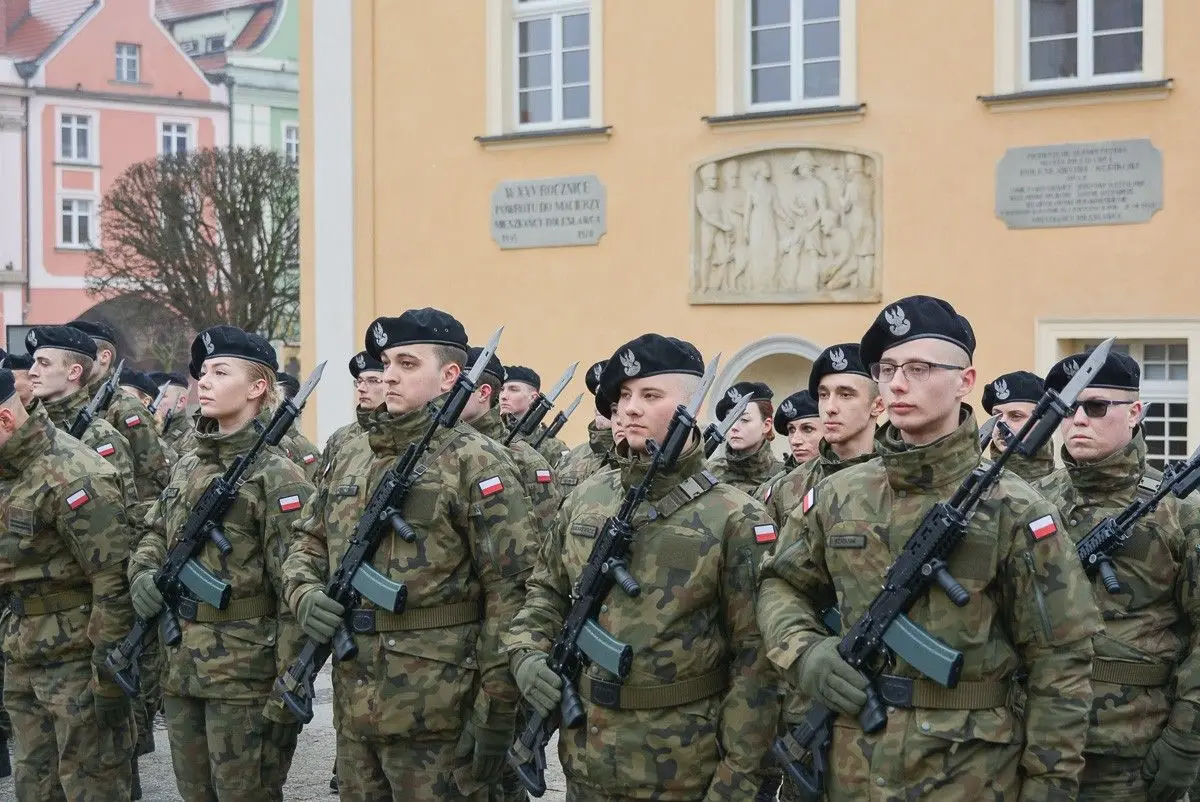 Żołnierska przysięga na bolesławieckim Rynku