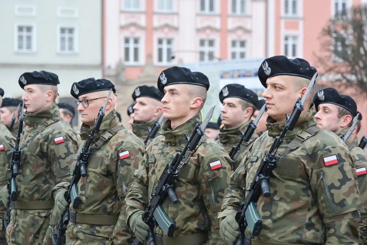 Żołnierska przysięga na bolesławieckim Rynku