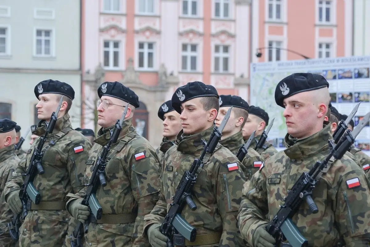 Żołnierska przysięga na bolesławieckim Rynku