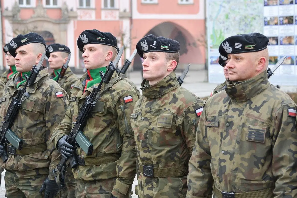 Żołnierska przysięga na bolesławieckim Rynku