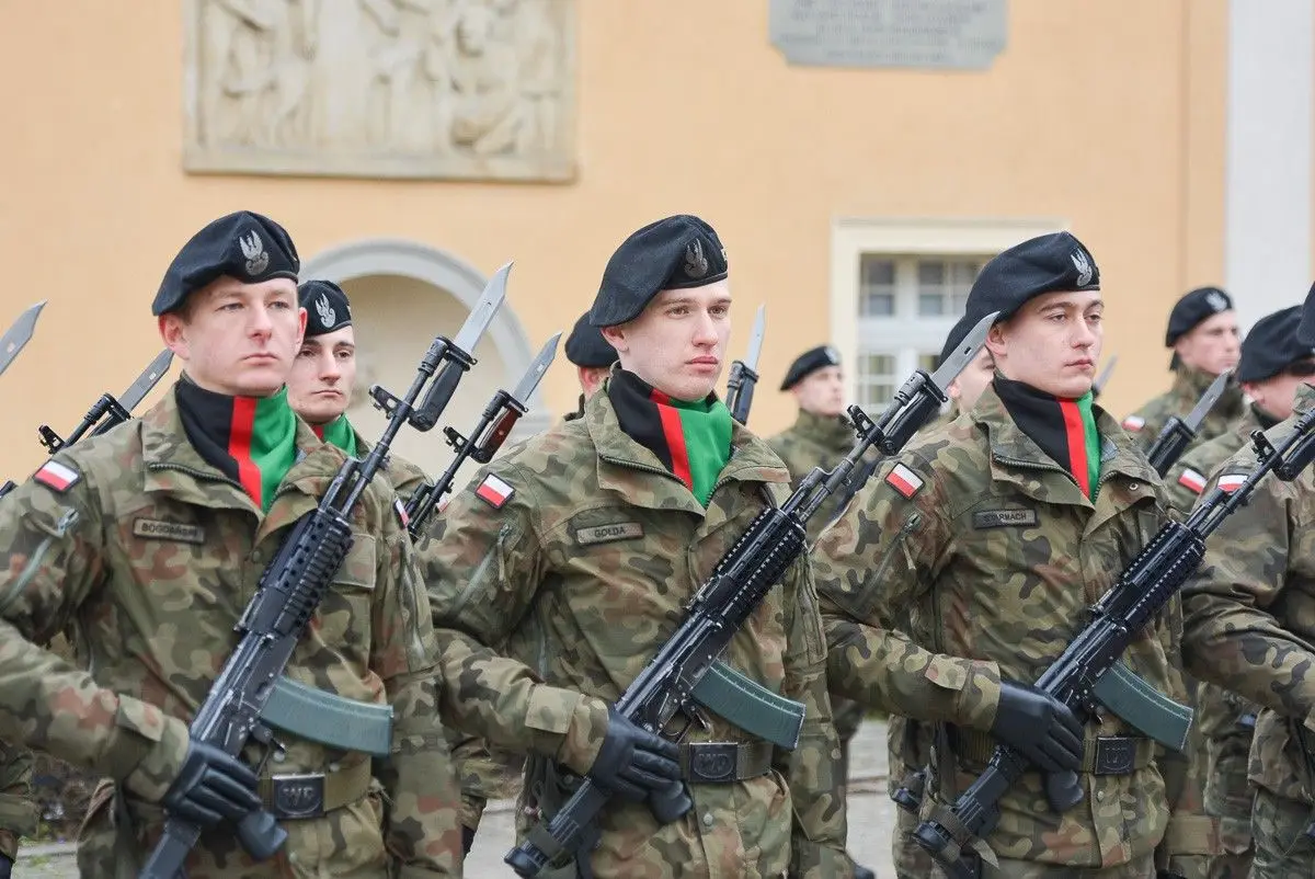 Żołnierska przysięga na bolesławieckim Rynku