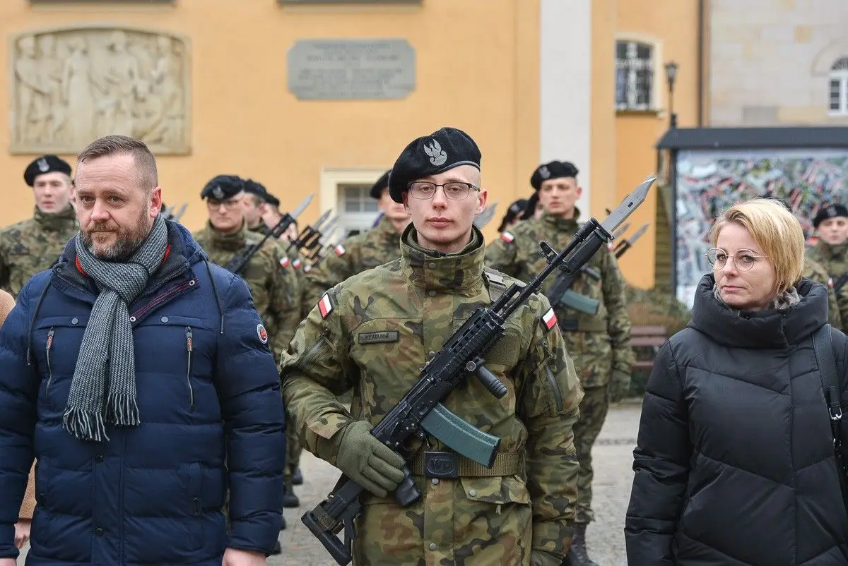 Żołnierska przysięga na bolesławieckim Rynku