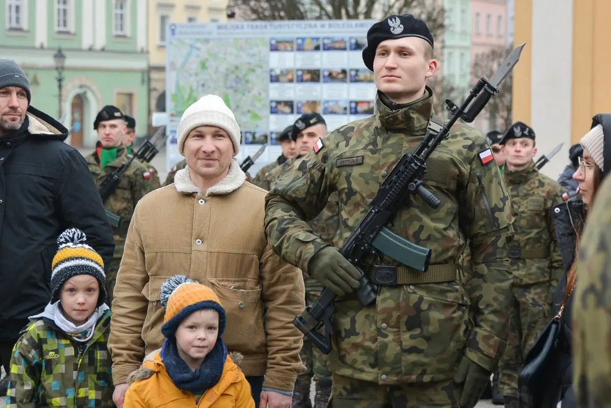 Żołnierska przysięga na bolesławieckim Rynku