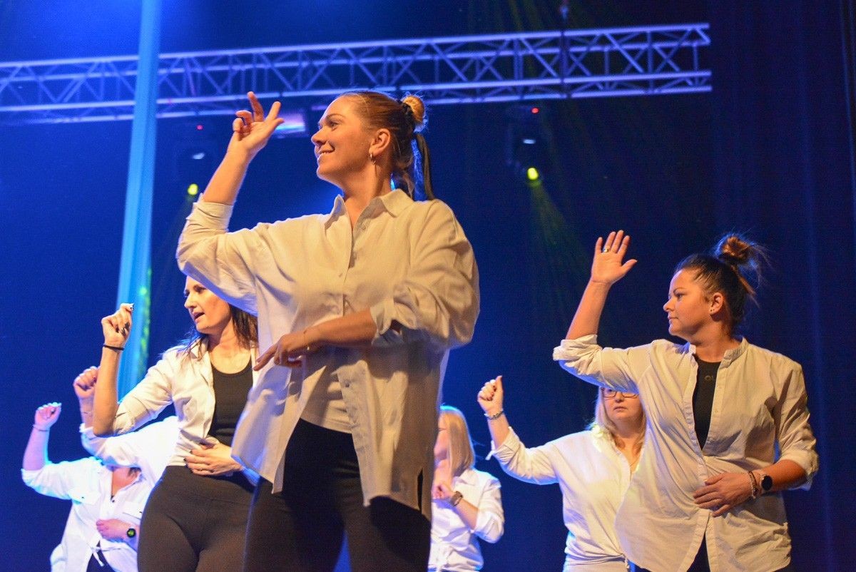 Prezentacja filmu „Glina Show: Wieża z ludzi” oraz występ Zumba Team i Porcelanowych Figurek