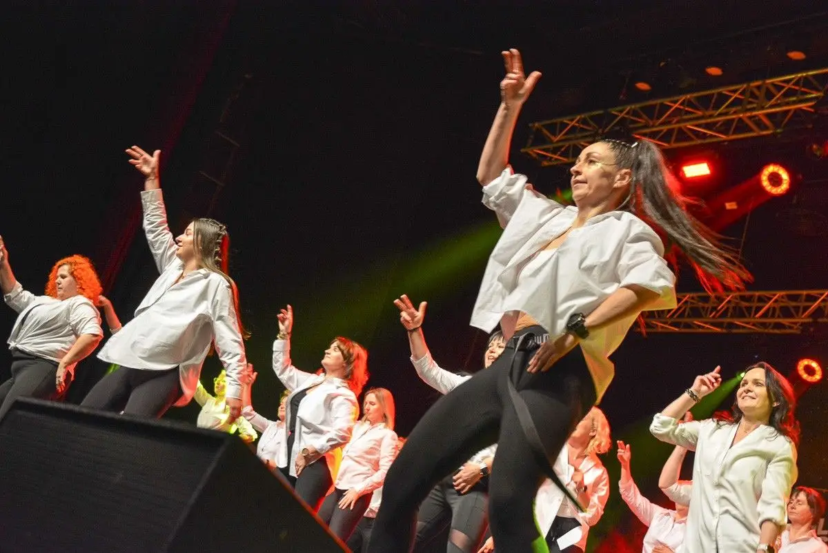 Prezentacja filmu „Glina Show: Wieża z ludzi” oraz występ Zumba Team i Porcelanowych Figurek