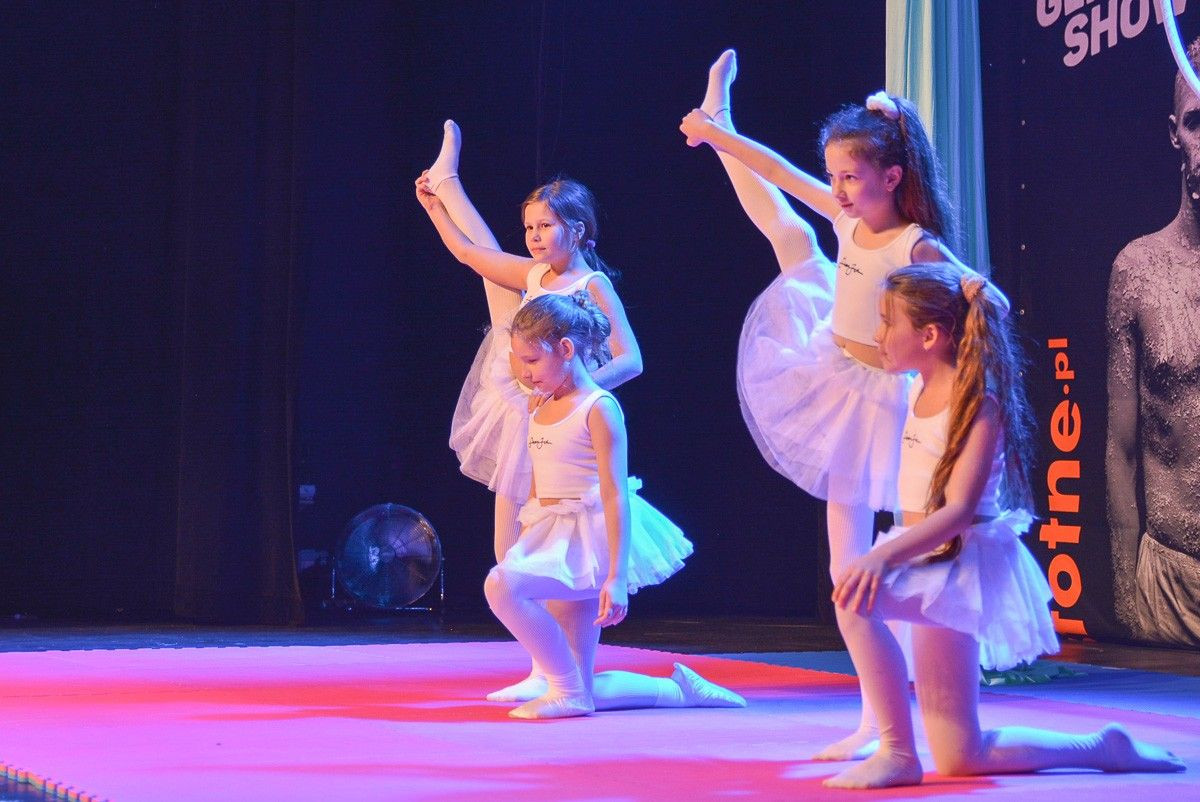 Prezentacja filmu „Glina Show: Wieża z ludzi” oraz występ Zumba Team i Porcelanowych Figurek