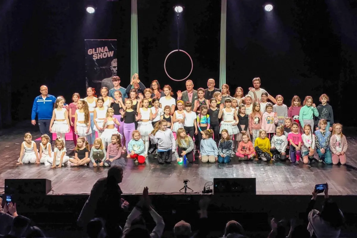 Screening of the film “Glina Show: Tower of People” and the Zumba Team and Porcelain Figurines performance