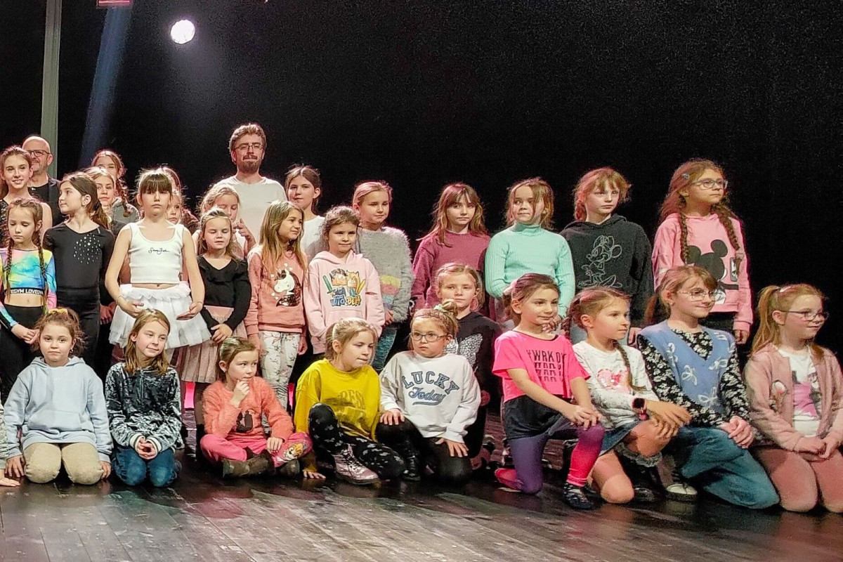 Prezentacja filmu „Glina Show: Wieża z ludzi” oraz występ Zumba Team i Porcelanowych Figurek