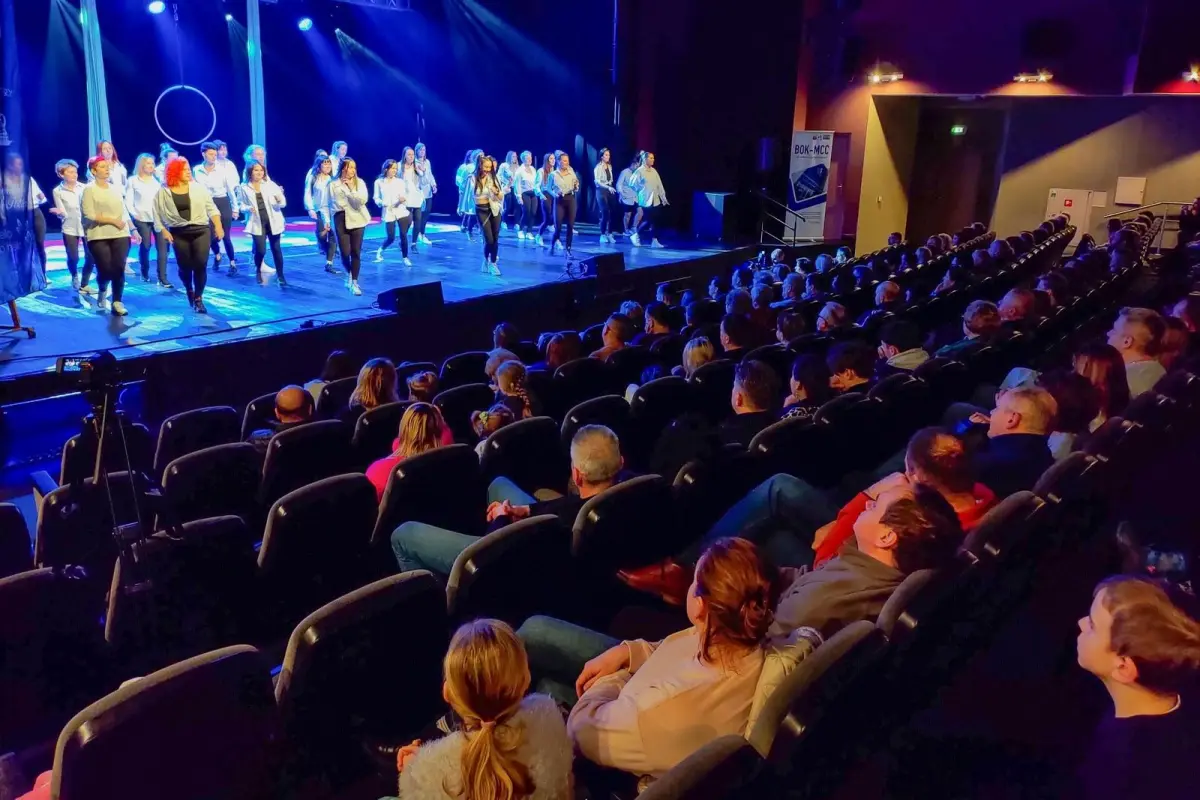Prezentacja filmu „Glina Show: Wieża z ludzi” oraz występ Zumba Team i Porcelanowych Figurek