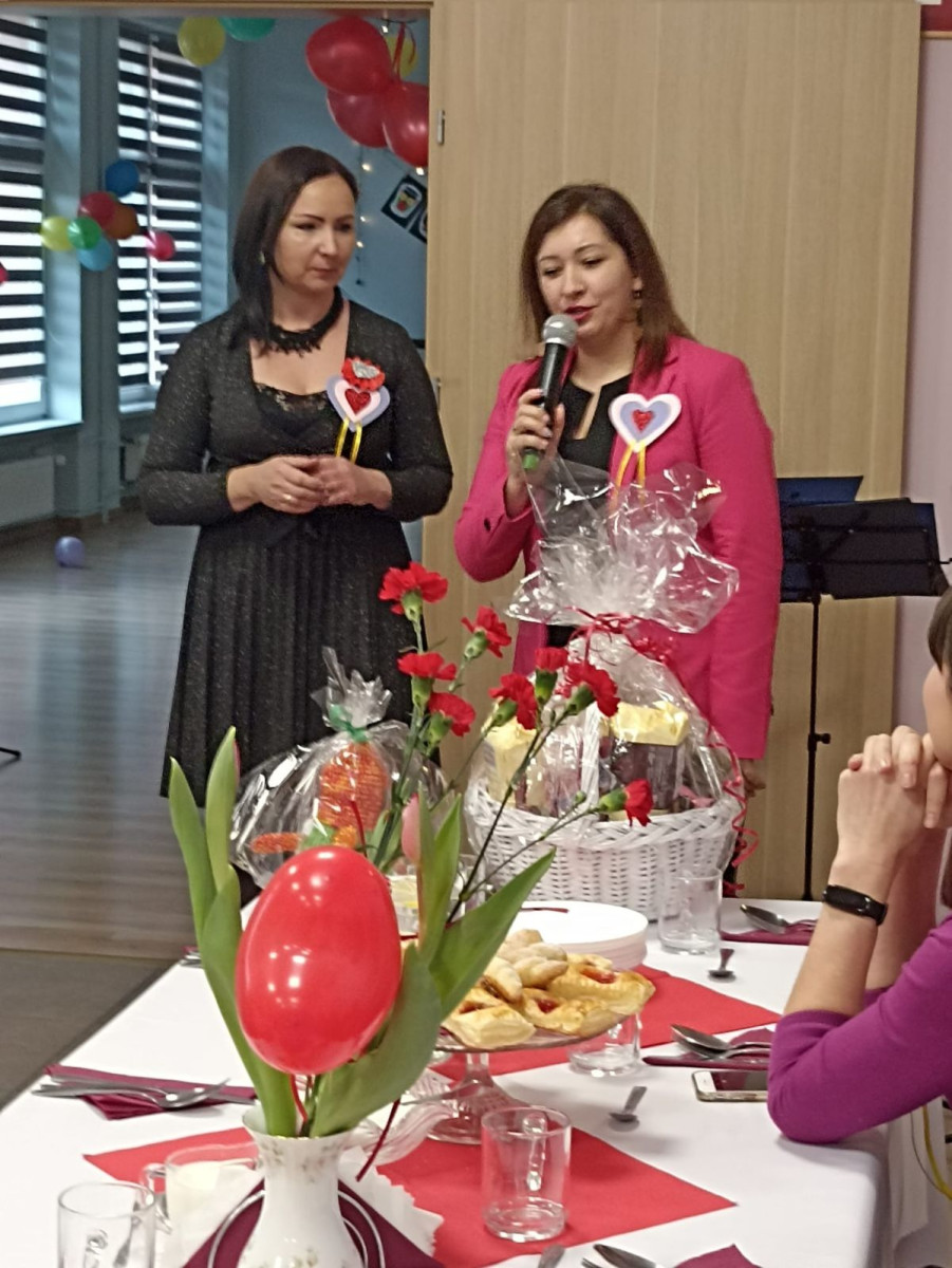 Zabawa walentynkowa w bolesławieckim Domu Dziennym Senior+