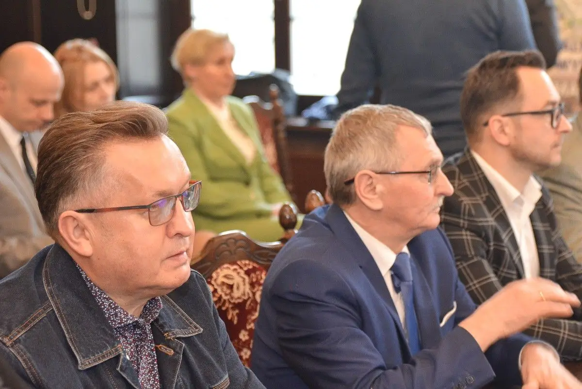 Podpisanie umowy w Sali Rajców bolesławieckiego ratusza
